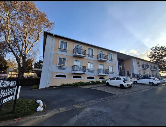 1,640M² BUSINESS CENTRE FOR SALE IN HILTON CENTRAL